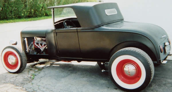 Photo of Carl's Shell Valley roadster with Pop Top installed.